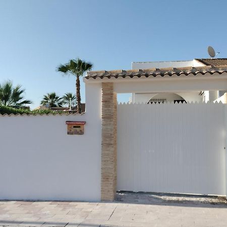 Willa Acogedora Casa Con Piscina Torrevieja Zewnętrze zdjęcie