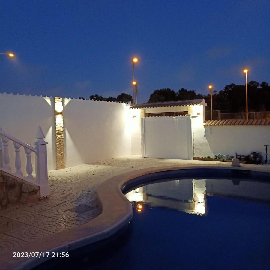 Willa Acogedora Casa Con Piscina Torrevieja Zewnętrze zdjęcie